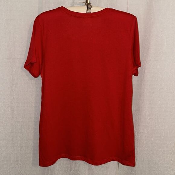 HT L Red White Logo “Believe” Santa Christmas Hat over B Short Sleeve Tee - Picture 2 of 11